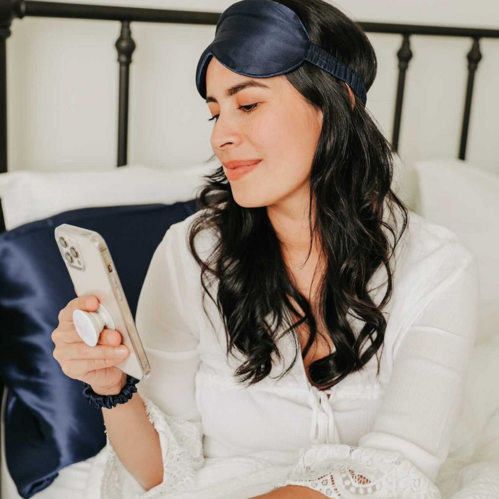 PURE SOL. Silk Sleep Eye Mask - Silver
